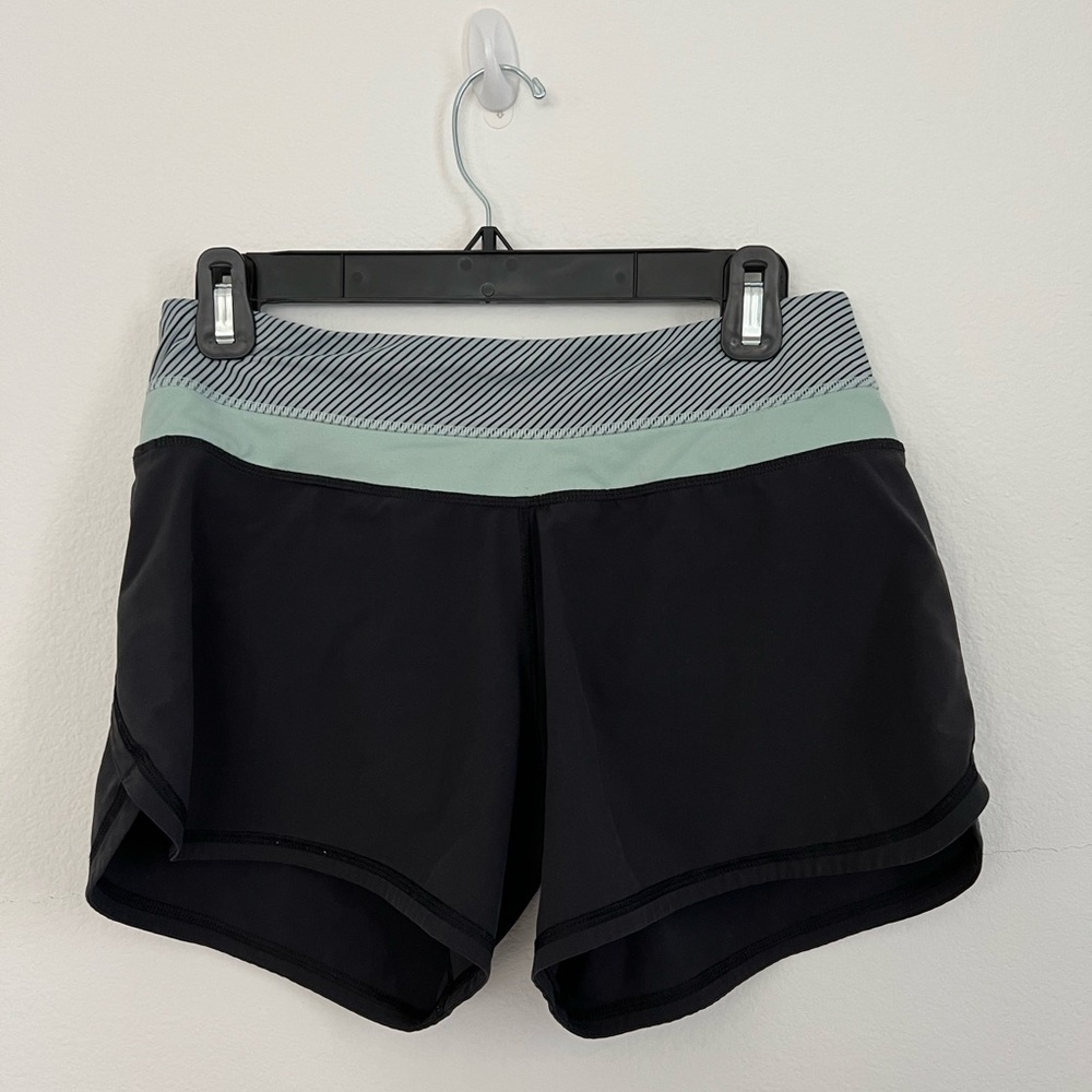 Lululemon Shorts Size 4 Mint
